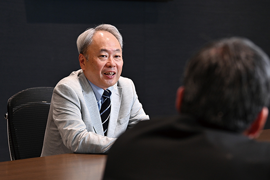 冨山氏