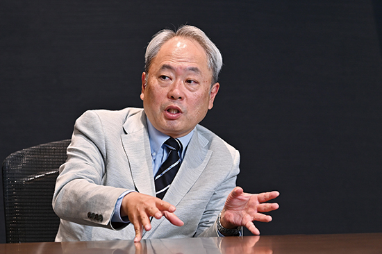 冨山氏