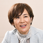 安田結子氏