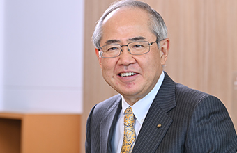磯崎氏