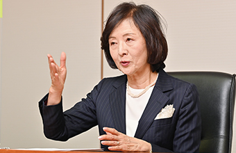 芳賀氏