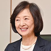 芳賀裕子氏