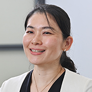 大向尚子氏