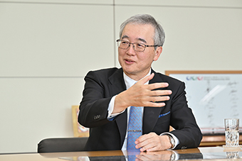 小島氏